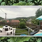 Panorama Vendeghaz 公寓 *